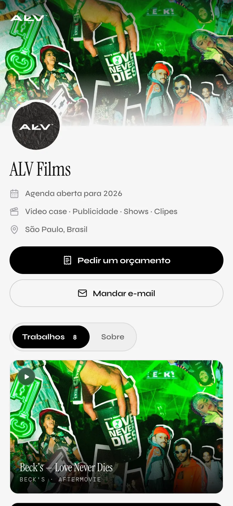 O mesmo portfólio aberto no celular